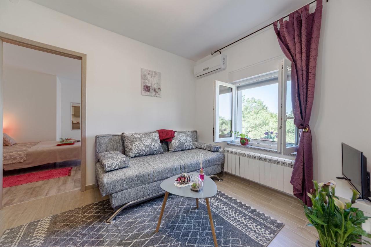 Apartment Lavander 02 Pula Bagian luar foto