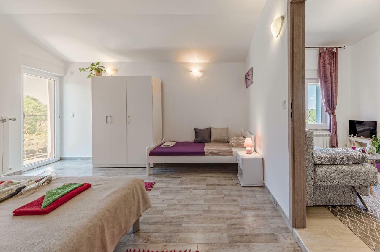 Apartment Lavander 02 Pula Bagian luar foto